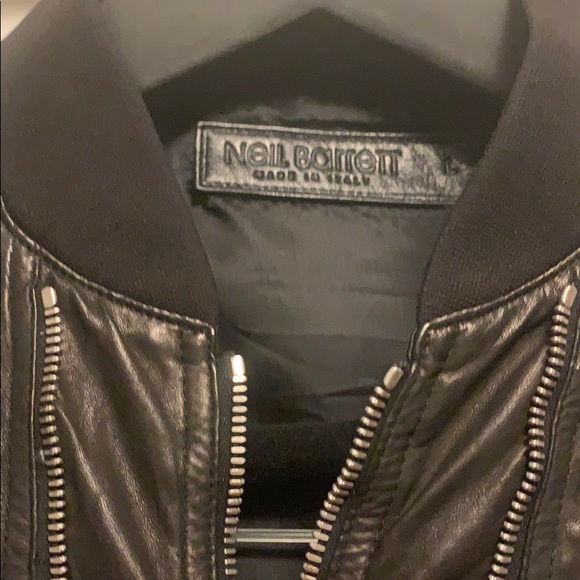 Leather jacket - Picture 2 of 4